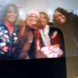 Meet your Posher, Sharon